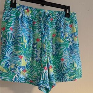 Lilly Pulitzer Croix Tropical Print Shorts Size Medium NWT